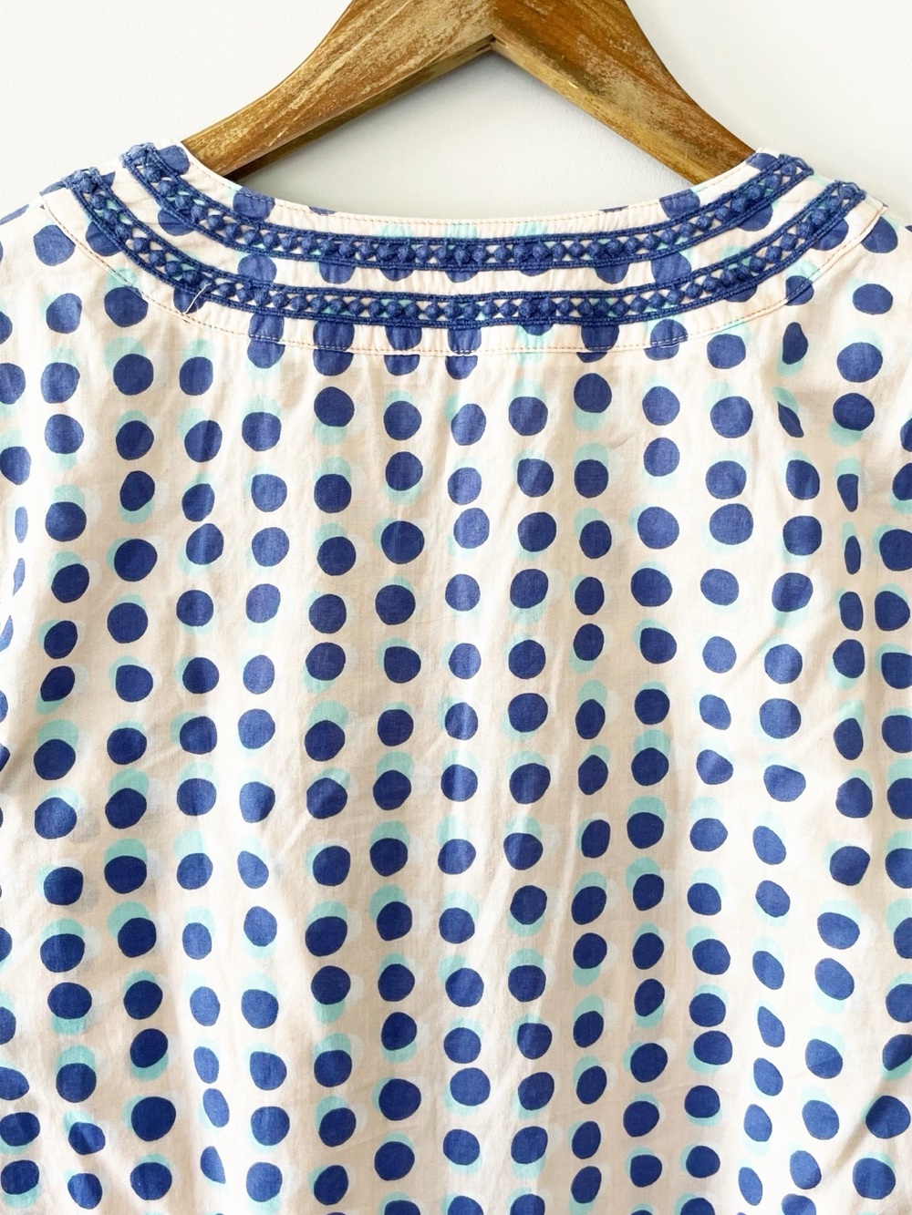 Boden White Mini Dress with Blue Polka Dots and Embroidered V-Neck Size 6 EUC - Picture 11 of 14
